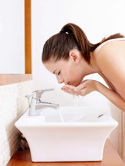 washing face 